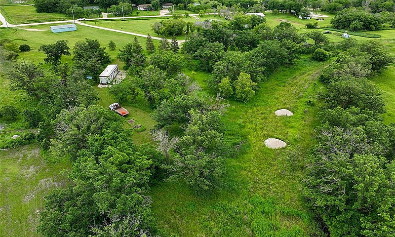 St. Laurent Acreage ...