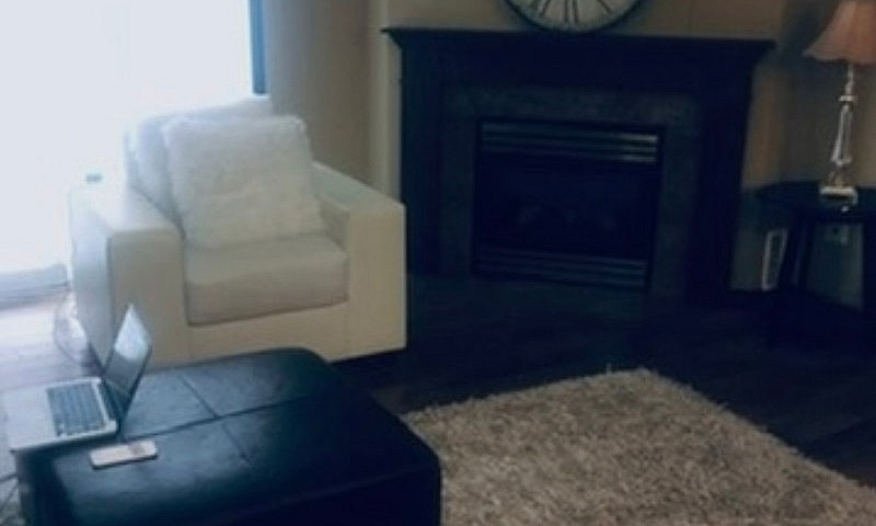 Red Deer Condo .. Bu...