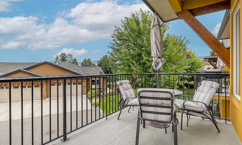 3863 Sonoma Pines Dr...
