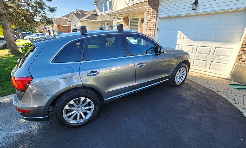 Audi Q5 Premium Plus...