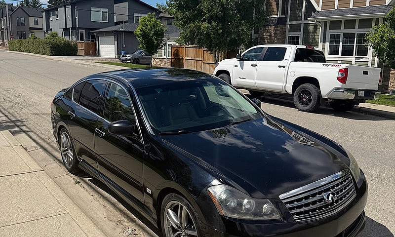 Infiniti M45...