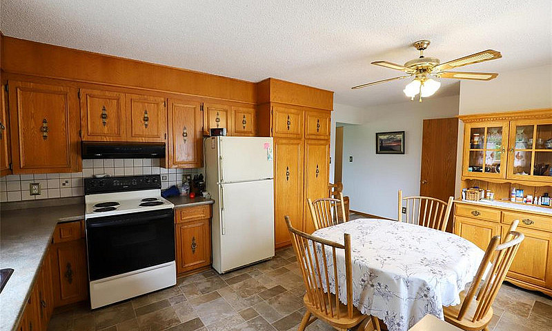 Charming 3 Br Huge L...
