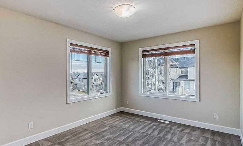3 Bed 3 Bath Garage ...