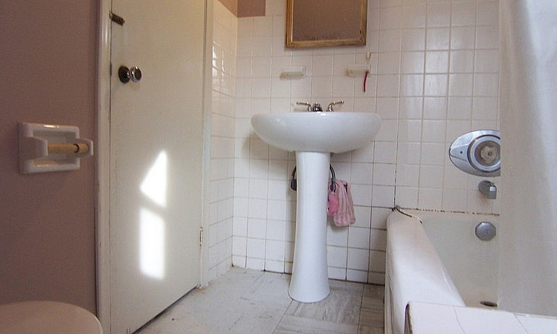 Large Rm With Cn Tow...