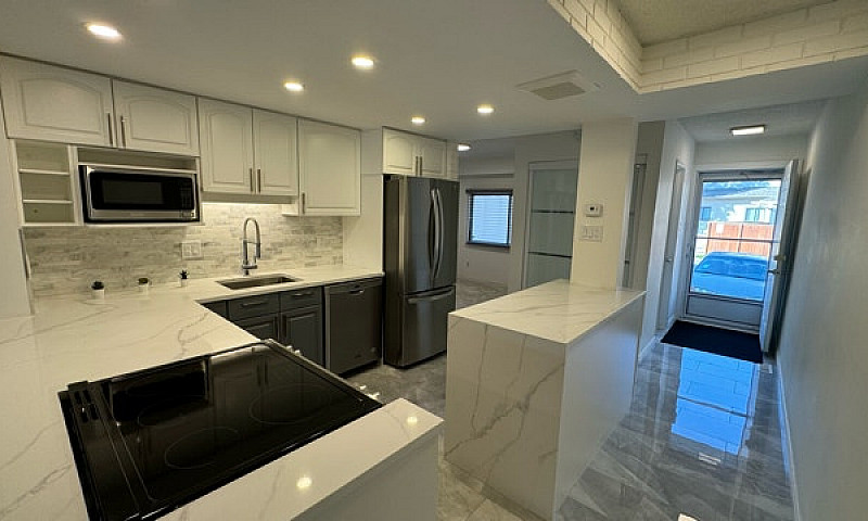 **3Bed +Den 1.5 Bath...