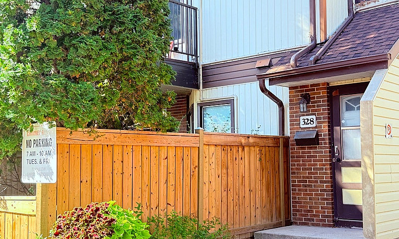 Lakefront 2Br Condo ...