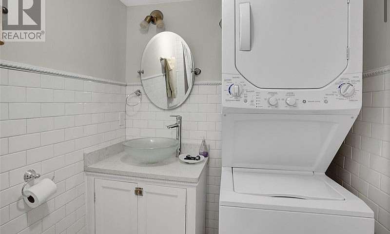 Fully Furnished 1 Be...