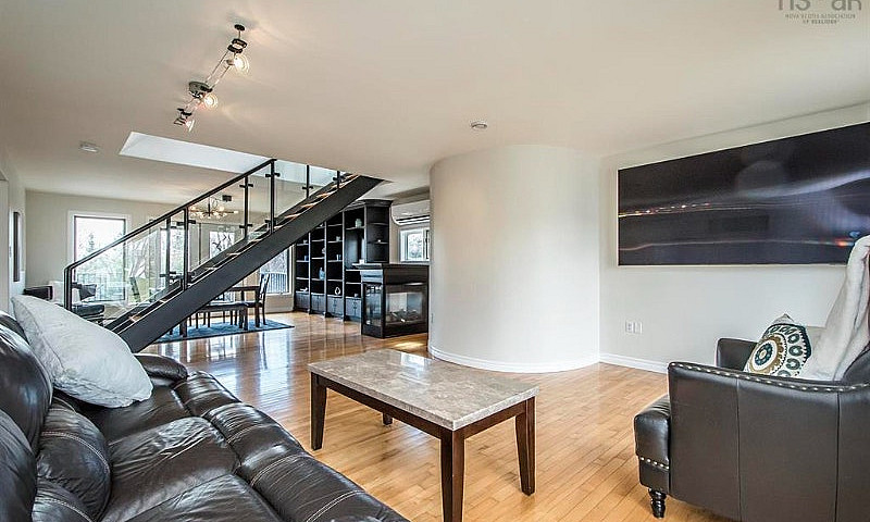 Well Designed Home W...