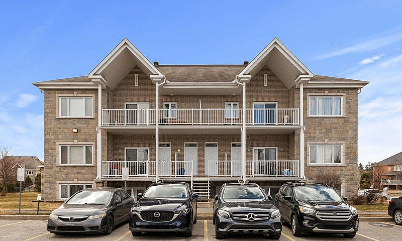 Jolie Condominium À ...