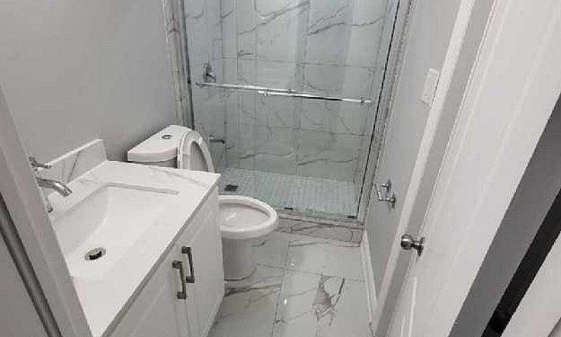 2 Bedroom 2 Washroom...