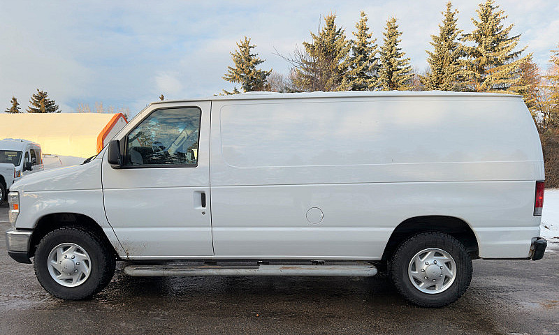 2013 Ford E-250 Carg...
