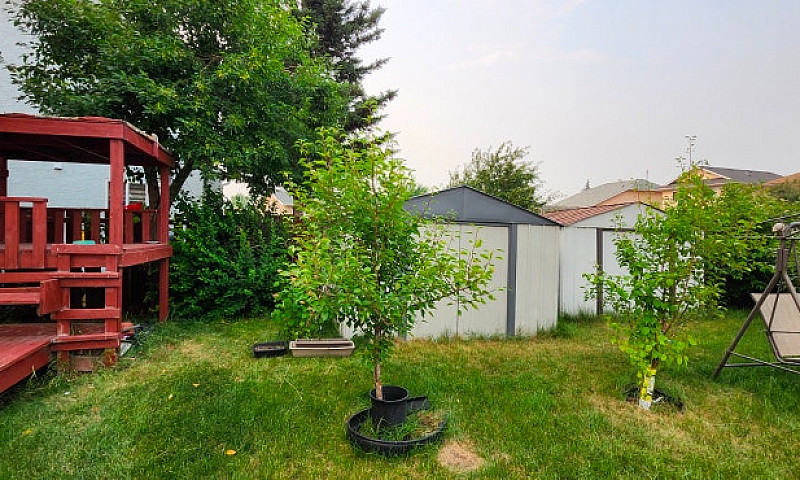 For Sale 3 Beds, 4 W...