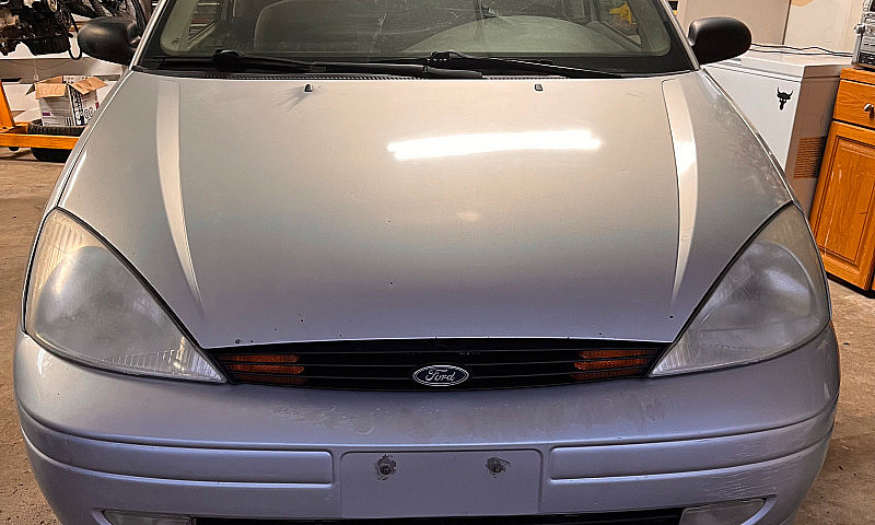 2000 Ford Focus Zx3...