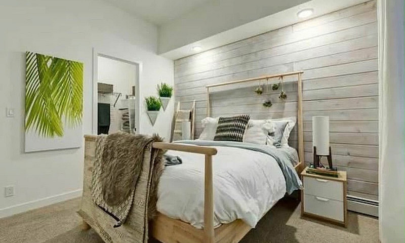 2 Bed 2 Bath Apartme...