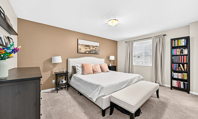 Extremely Rare 4 Bed...