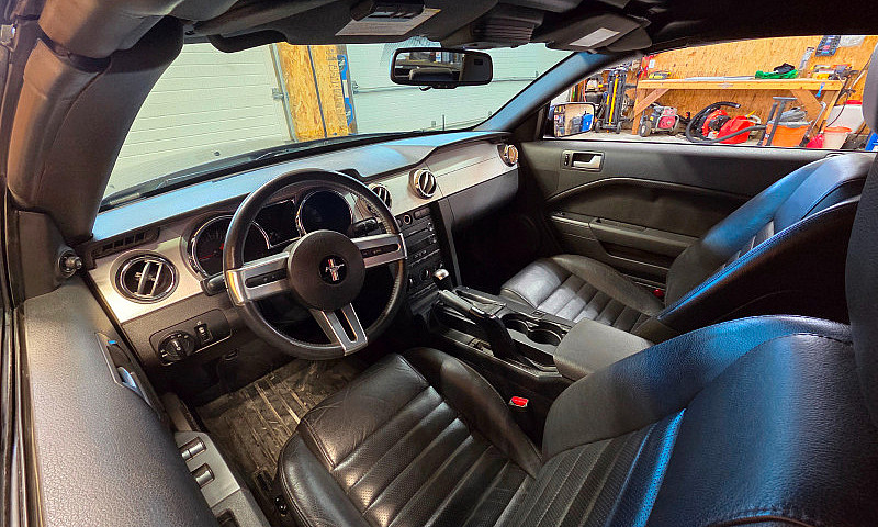 2008 Mustang Gt *5Sp...