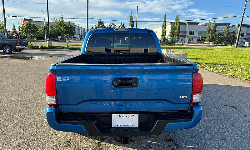 2017 Toyota Tacoma T...