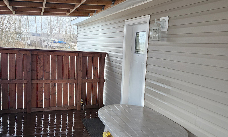 Lakeside Living At L...