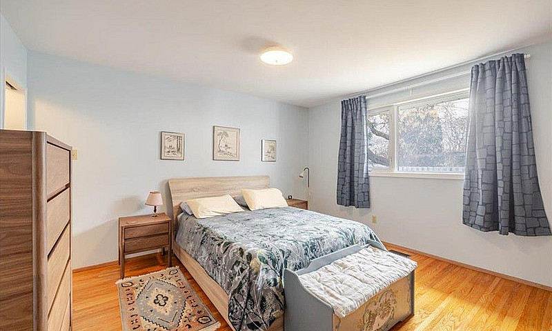 202 Whitegates Cres ...