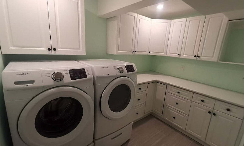 Spacious Walkout Apt...