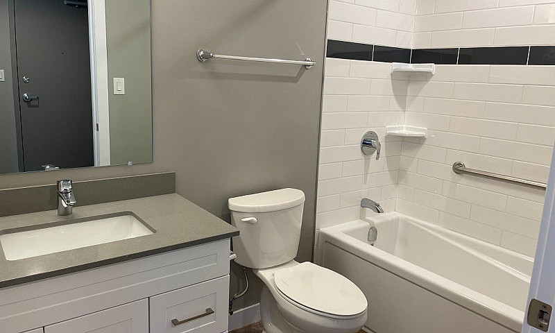 Modern 1-Br Apartmen...