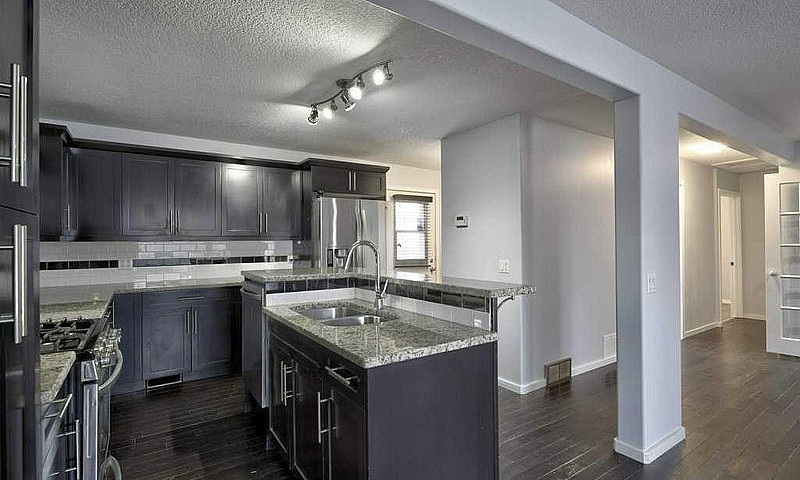 House For Sale – Mus...