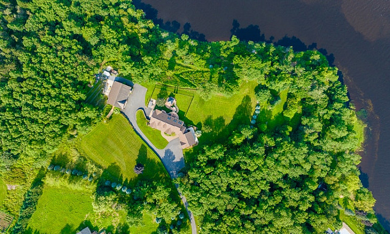 Rare Waterfront Prop...
