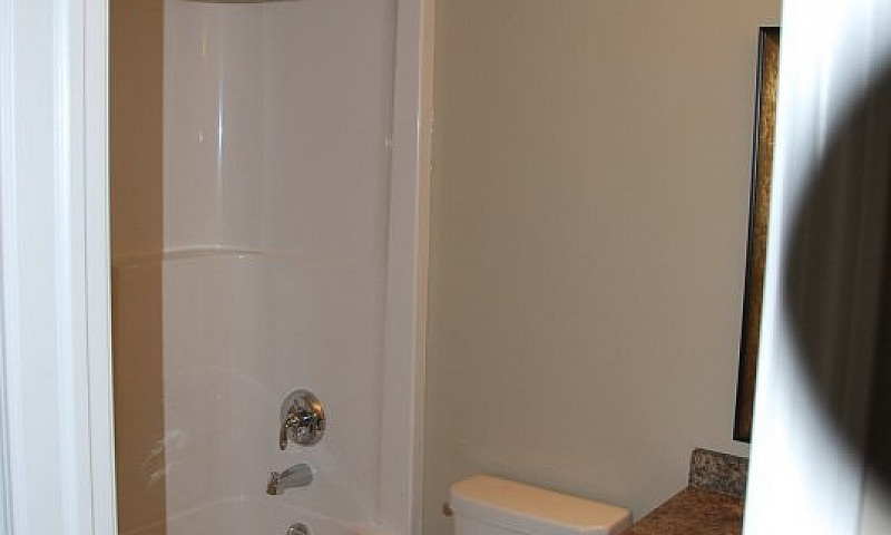 3 Bdrm Suite In Ston...