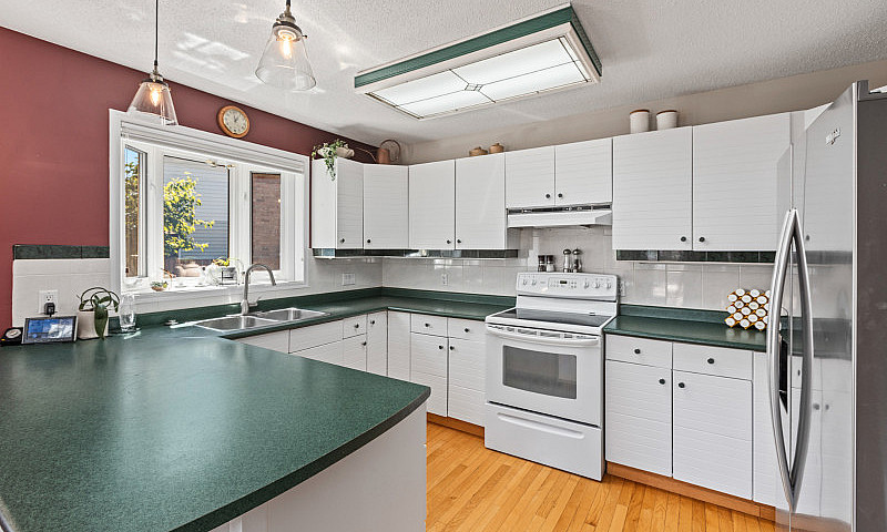 Just Listed: 9825 18...