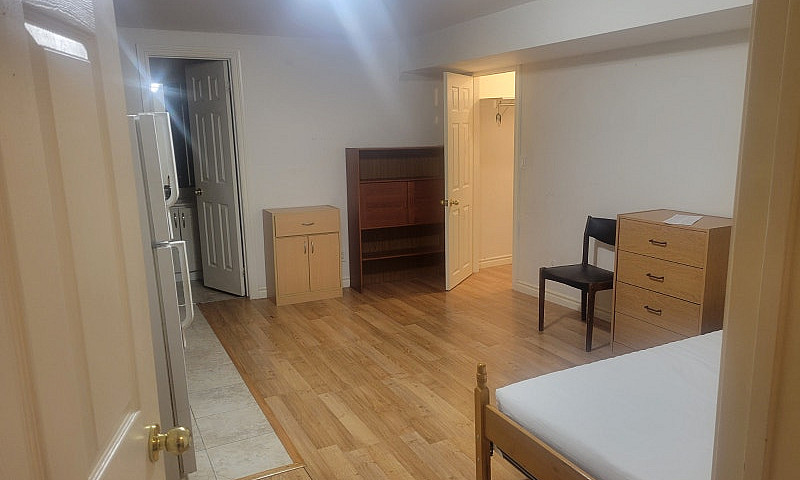 Private 1 Bedroom Ba...