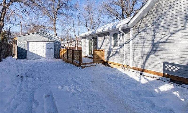 Charleswood House Fo...