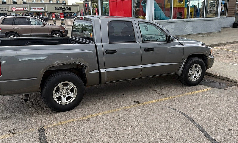 2007 Dodge Dakota V8...