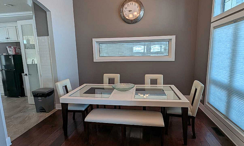Fully Furnished 3 Ro...