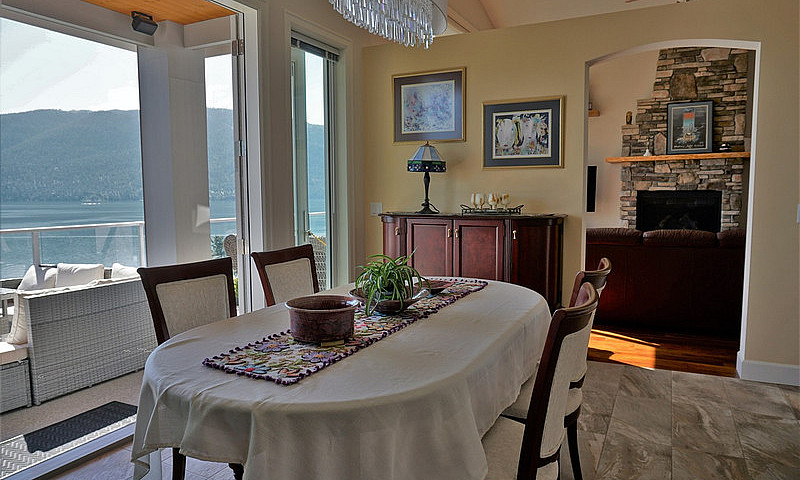 Lake Okanagan Luxury...