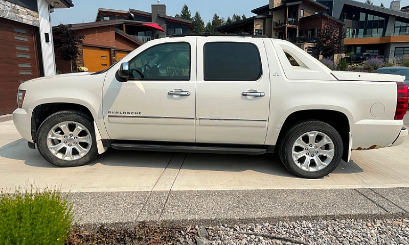 2012 Chevy Avalanche...