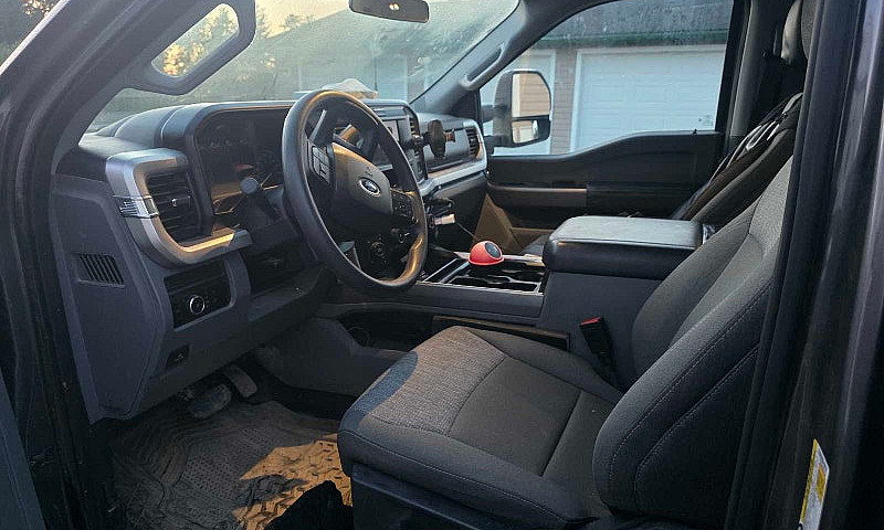 2025 Ford F350 Xlt 7...