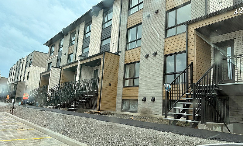 Logement Neuf À Loue...