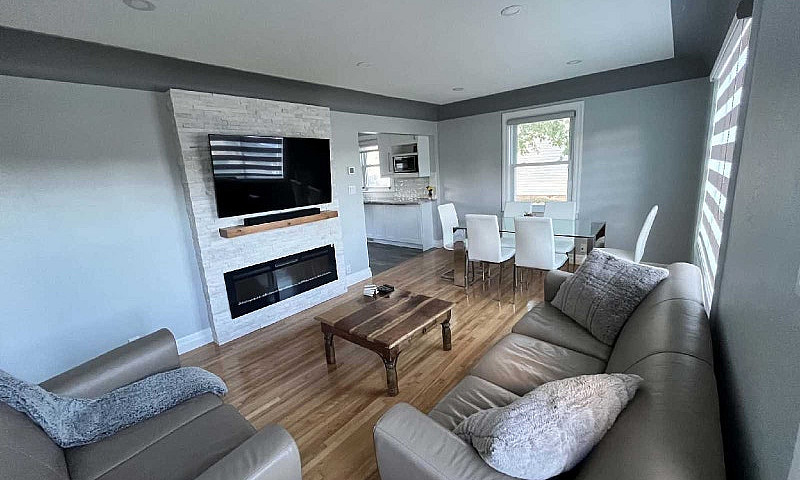 Renovated 2 Bed 1 Ba...