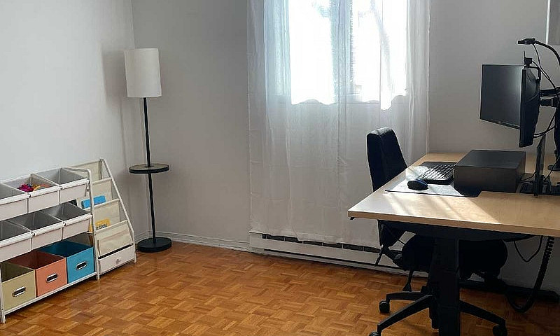 For Rent/A Louer – C...