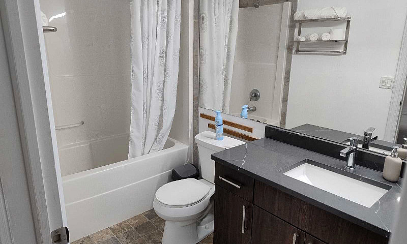Fully Furnished Hous...