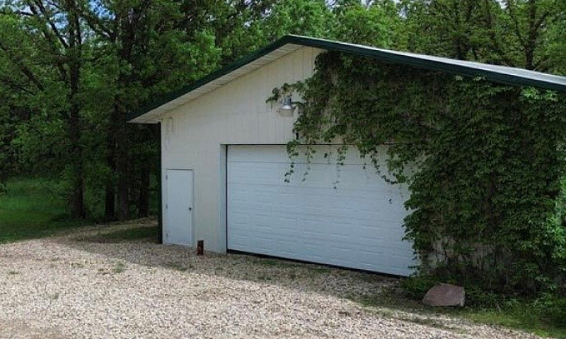 40 Acres With Two Pr...