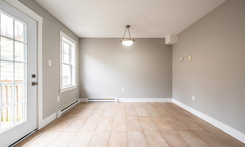3 Bed, 4 Bath, 3 Sto...