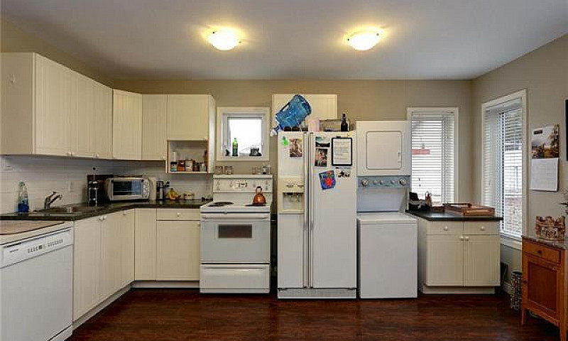 1 Bedroom / 1 Bathro...