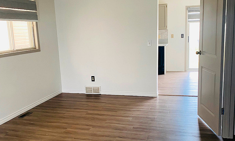 3 Plus 1 Bdrm For Sa...