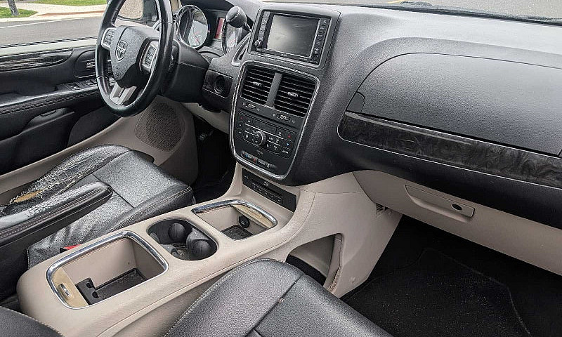 2015 Dodge Grand Car...