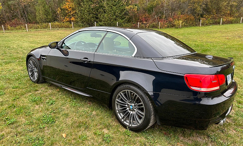 Bmw E93 M3 2008...