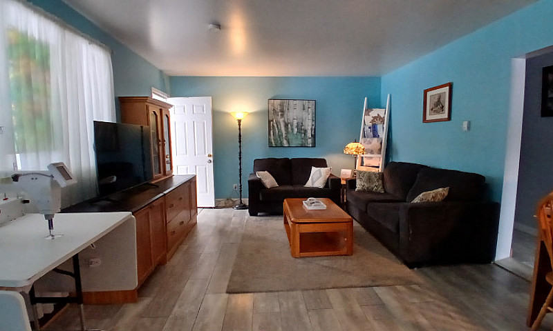 3 Bed/1 Bath Bungalo...