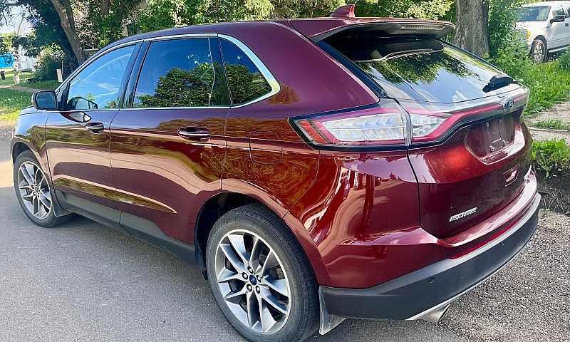 16 Ford Edge Titaniu...