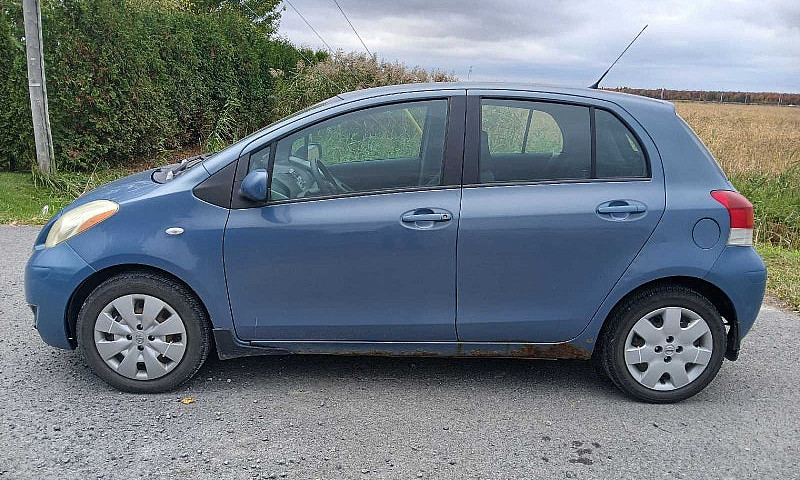 Toyota Yaris  2011...