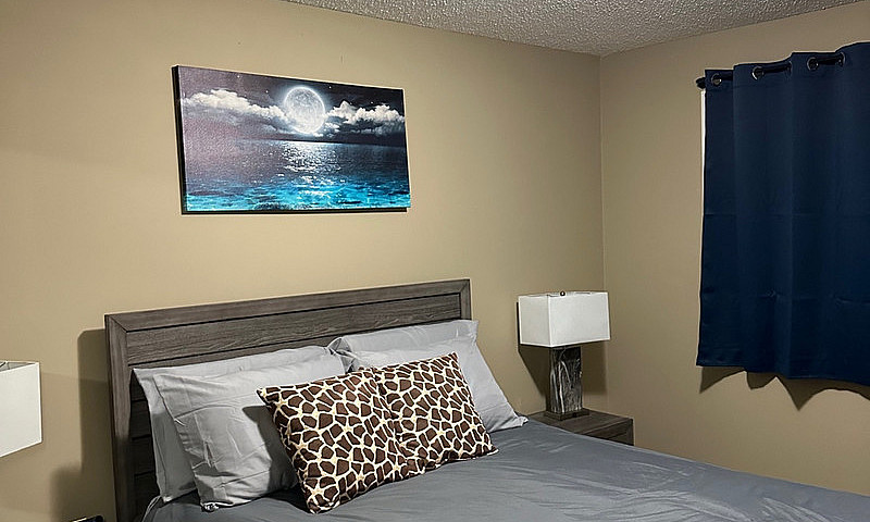 5 Bedroom Bungalow W...